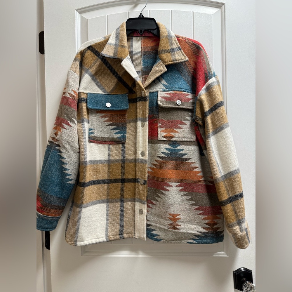 Entro blue and red geometric pattern Shacket, Wonen’s oversized size small NWOT